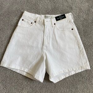 BNWT Abercrombie Dad short curve love